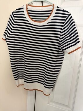 HALARA Black and White Striped Top with Brown Trim
